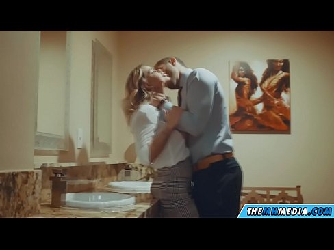❤️ Калі грудастая бландынка спакушае цябе ў грамадскім туалете ️ Порна vk у нас ❌️